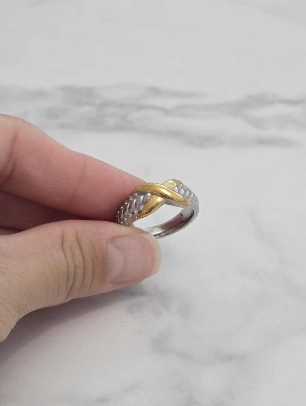 Two Tone Crossover X Band Ring Silver Gold Textured Statement Ring Size 8 - Picture 6 of 8